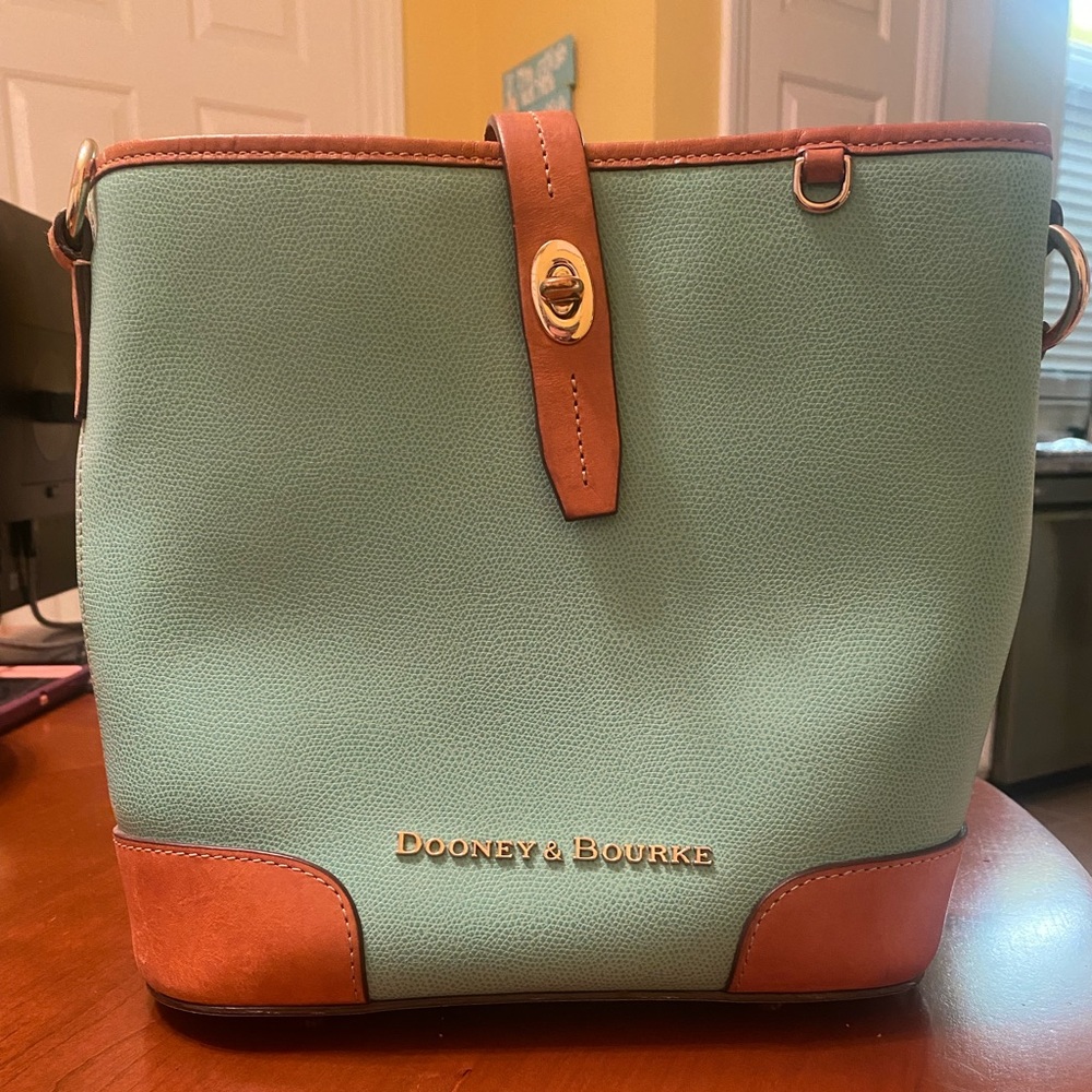 Dooney &Bourke purse